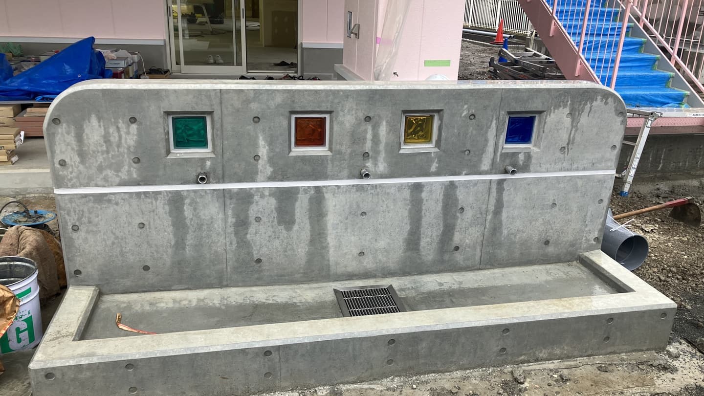 保育園の手足洗い場完成の写真