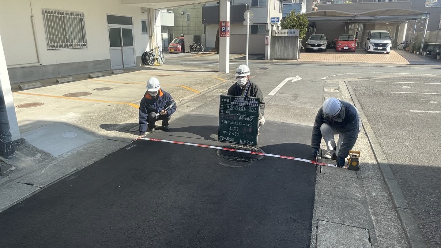 重寺トンネル閉塞工事の施工中の写真